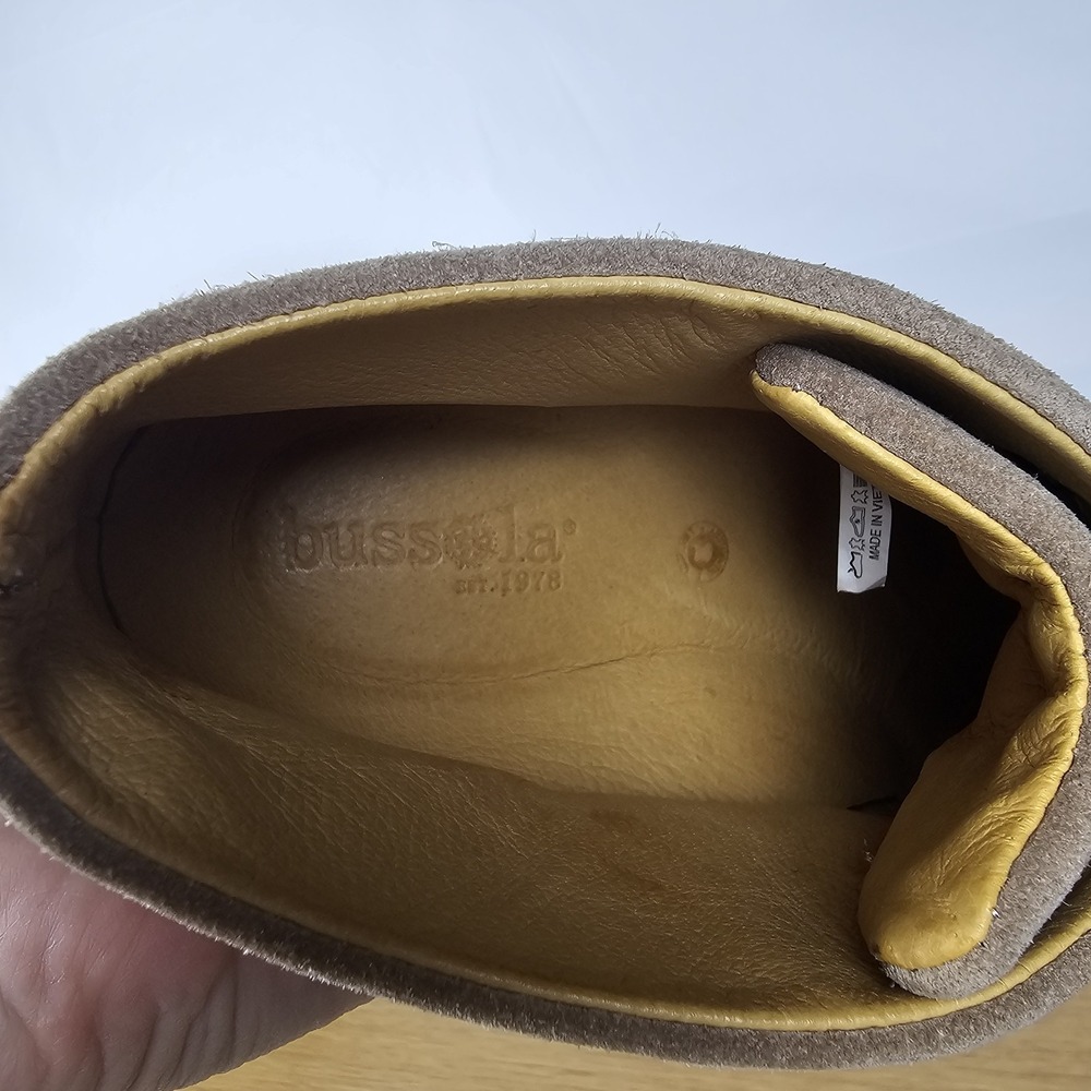 Anthropologie Bussola Enna Boot EU 39 US 8-8.5 Taupe Suede Lace Up Wedge Preppy - Picture 10 of 11